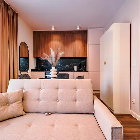 Appartement Citystay Scala Srodmiescie Z Uroczym Ogrodkiem *